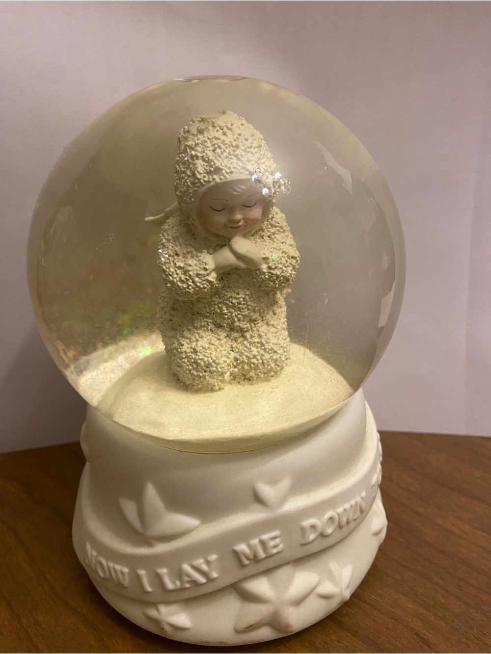 Department 56 Snowbabies "Now I Lay Me Down to Sleep" Musical Snow Globe.